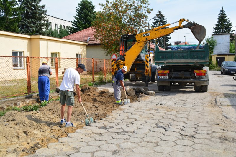 Remont nawierzchni drogi wewnętrznej przy budynku Urzędu Celnego (przy ul. Gostkowskiej)