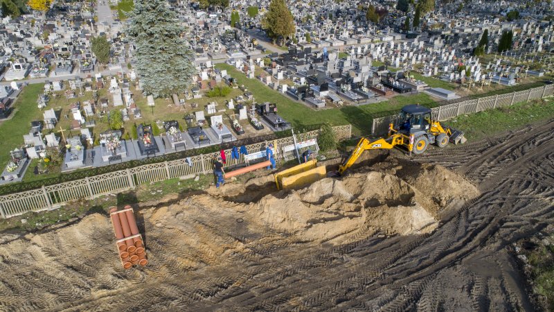 Ruszyła inwestycja w odwodnienie cmentarza komunalnego