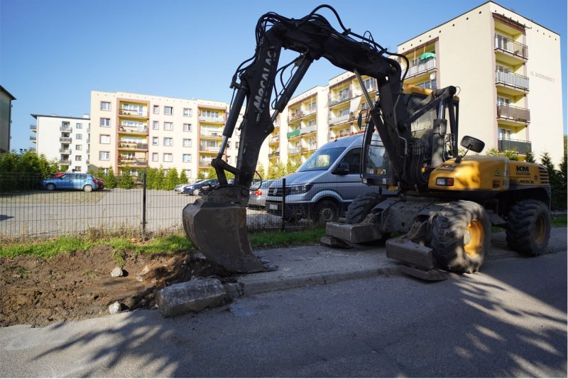 Nowe miejsca parkingowe i poszerzenie drogi na osiedlu Aleksandrówka