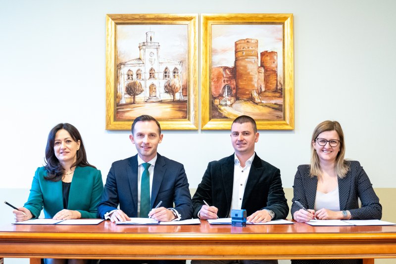 Umowa na kompleksową przebudowę ul. Śmiecińskiej podpisana