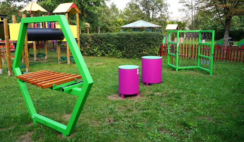 Nowoczesny plac zabaw przy MP nr 10